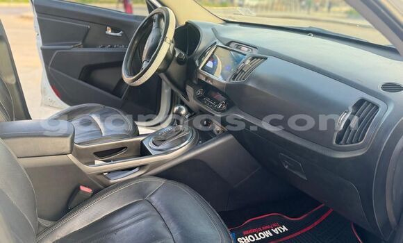 Acheter Occasion Voiture Kia Sportage Blanc à Dakar, Dakar Acheter Occasion Voiture Kia Sportage Blanc à Dakar, Dakar