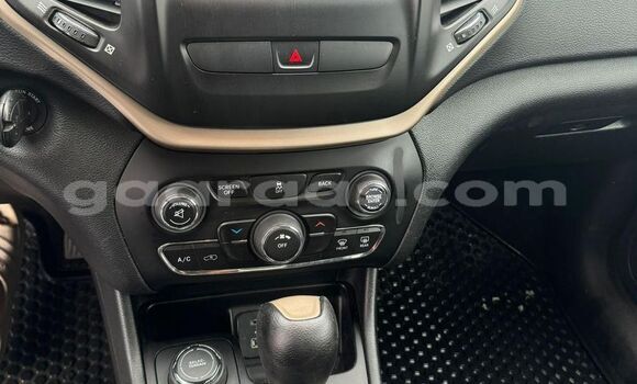 Acheter Import Voiture Jeep Cherokee Blanc à Dakar, Dakar Acheter Import Voiture Jeep Cherokee Blanc à Dakar, Dakar