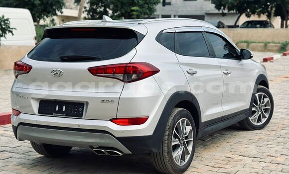 Buy Import Hyundai Tucson White Car in Dakar in Dakar Buy Import Hyundai Tucson White Car in Dakar in Dakar