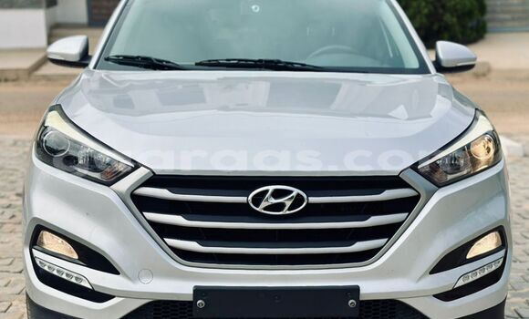 Buy Import Hyundai Tucson Silver Car in Dakar in Dakar