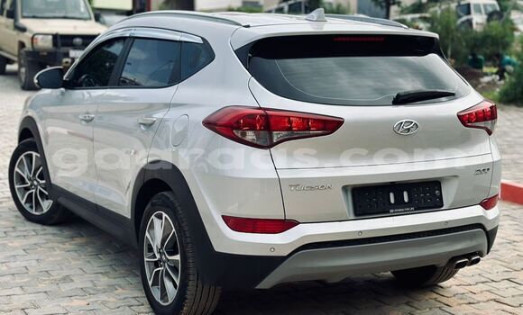Buy Import Hyundai Tucson Silver Car in Dakar in Dakar Buy Import Hyundai Tucson Silver Car in Dakar in Dakar