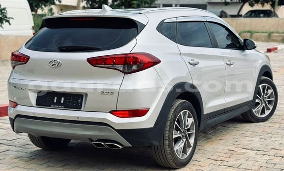 Buy Import Hyundai Tucson Silver Car in Dakar in Dakar Buy Import Hyundai Tucson Silver Car in Dakar in Dakar