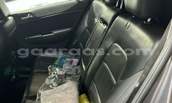 Dieundeu Occasion Kia Sportage Silver Auto in Dakar in Dakar Dieundeu Occasion Kia Sportage Silver Auto in Dakar in Dakar