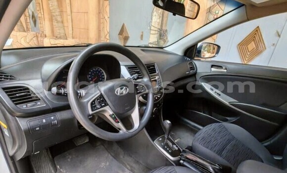 Acheter Occasion Voiture Hyundai Accent Blanc à Dakar, Dakar Acheter Occasion Voiture Hyundai Accent Blanc à Dakar, Dakar