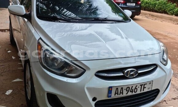 Acheter Occasion Voiture Hyundai Accent Blanc à Dakar, Dakar Acheter Occasion Voiture Hyundai Accent Blanc à Dakar, Dakar