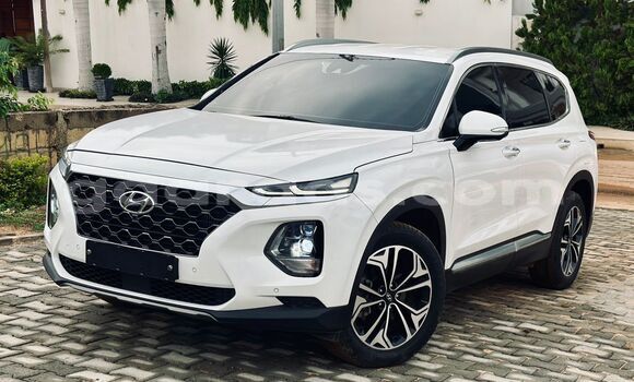 Dieundeu Imported Hyundai Santa Fe White Auto in Dakar in Dakar Dieundeu Imported Hyundai Santa Fe White Auto in Dakar in Dakar