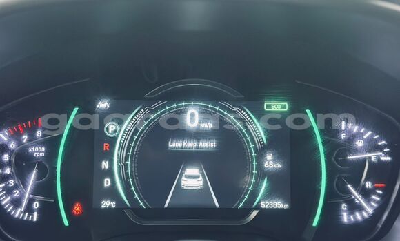 Dieundeu Imported Hyundai Santa Fe White Auto in Dakar in Dakar Dieundeu Imported Hyundai Santa Fe White Auto in Dakar in Dakar