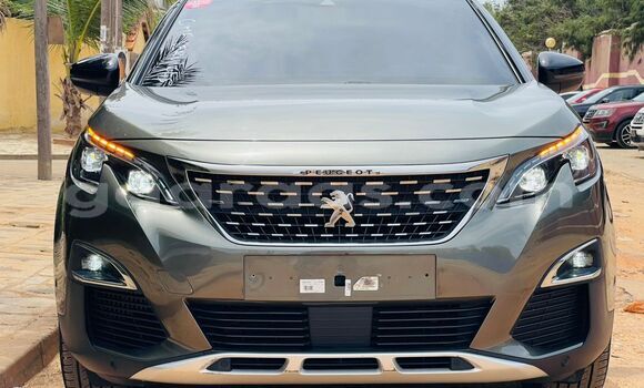 Buy Import Peugeot 5008 Silver Car in Dakar in Dakar Buy Import Peugeot 5008 Silver Car in Dakar in Dakar