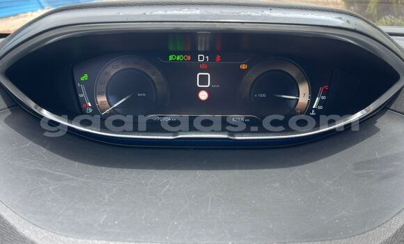 Buy Import Peugeot 5008 Silver Car in Dakar in Dakar Buy Import Peugeot 5008 Silver Car in Dakar in Dakar