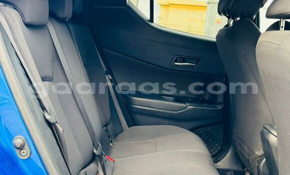 Buy Used Toyota C-HR Blue Car in Dakar in Dakar Buy Used Toyota C-HR Blue Car in Dakar in Dakar