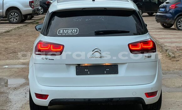 Buy Used Citroen C4 Picasso White Car in Dakar in Dakar Buy Used Citroen C4 Picasso White Car in Dakar in Dakar