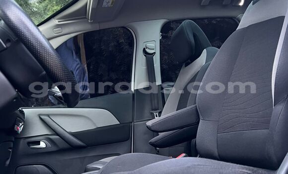 Buy Used Citroen C4 Picasso White Car in Dakar in Dakar Buy Used Citroen C4 Picasso White Car in Dakar in Dakar