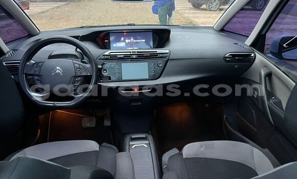 Buy Used Citroen C4 Picasso White Car in Dakar in Dakar Buy Used Citroen C4 Picasso White Car in Dakar in Dakar