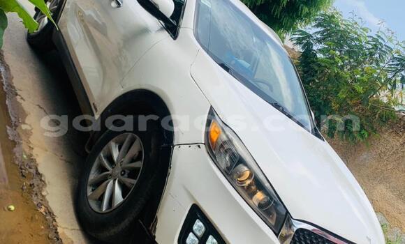 Dieundeu Occasion Kia Sorento White Auto in Dakar in Dakar Dieundeu Occasion Kia Sorento White Auto in Dakar in Dakar