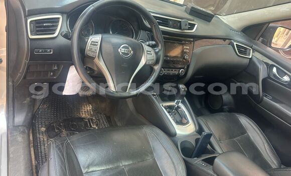 Buy Used Nissan Qashqai Silver Car in Dakar in Dakar Buy Used Nissan Qashqai Silver Car in Dakar in Dakar