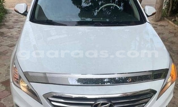 Dieundeu Occasion Hyundai Sonata White Auto in Dakar in Dakar