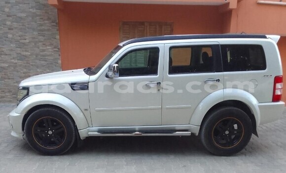 Dieundeu Occasion Dodge Nitro White Auto in Dakar in Dakar Dieundeu Occasion Dodge Nitro White Auto in Dakar in Dakar