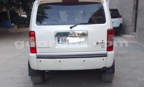 Dieundeu Occasion Dodge Nitro White Auto in Dakar in Dakar Dieundeu Occasion Dodge Nitro White Auto in Dakar in Dakar