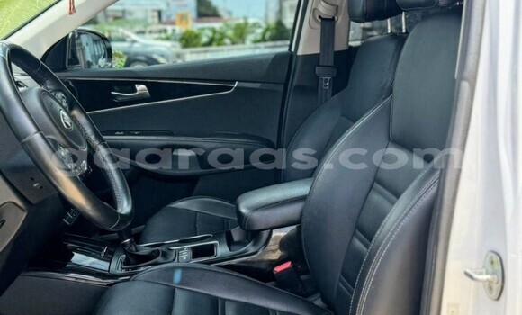Acheter Occasion Voiture Kia Sorento Blanc à Dakar, Dakar Acheter Occasion Voiture Kia Sorento Blanc à Dakar, Dakar