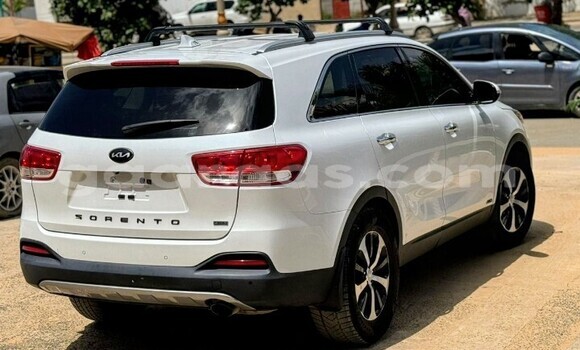 Acheter Occasion Voiture Kia Sorento Blanc à Dakar, Dakar Acheter Occasion Voiture Kia Sorento Blanc à Dakar, Dakar