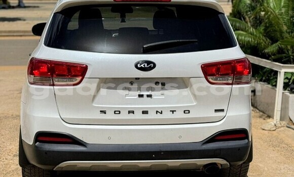 Acheter Occasion Voiture Kia Sorento Blanc à Dakar, Dakar Acheter Occasion Voiture Kia Sorento Blanc à Dakar, Dakar