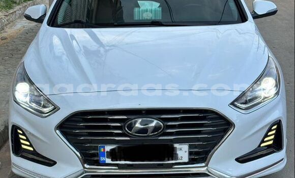 Dieundeu Occasion Hyundai Sonata White Auto in Dakar in Dakar
