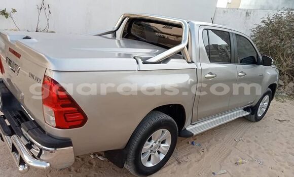 Acheter Occasion Voiture Toyota Hilux Gris à Dakar, Dakar Acheter Occasion Voiture Toyota Hilux Gris à Dakar, Dakar