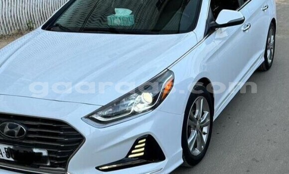 Buy Used Hyundai Sonata White Car in Dakar in Dakar Buy Used Hyundai Sonata White Car in Dakar in Dakar