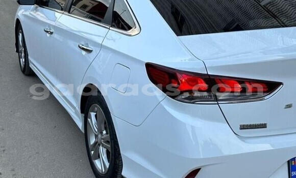 Buy Used Hyundai Sonata White Car in Dakar in Dakar Buy Used Hyundai Sonata White Car in Dakar in Dakar