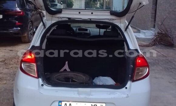 Dieundeu Occasion Renault Clio White Auto in Dakar in Dakar Dieundeu Occasion Renault Clio White Auto in Dakar in Dakar