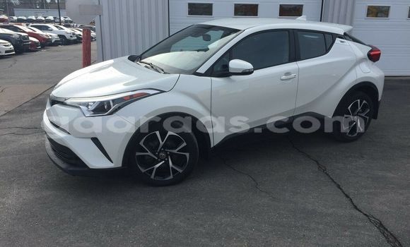 Acheter Occasion Voiture Toyota C-HR Blanc à Dakar, Dakar Acheter Occasion Voiture Toyota C-HR Blanc à Dakar, Dakar