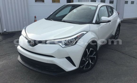 Acheter Occasion Voiture Toyota C-HR Blanc à Dakar, Dakar Acheter Occasion Voiture Toyota C-HR Blanc à Dakar, Dakar