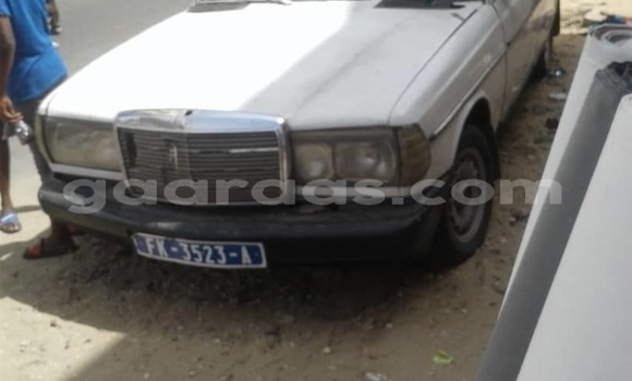 Dieundeu Occasion Mercedes‒Benz 190 White Auto in Dakar in Dakar Dieundeu Occasion Mercedes‒Benz 190 White Auto in Dakar in Dakar
