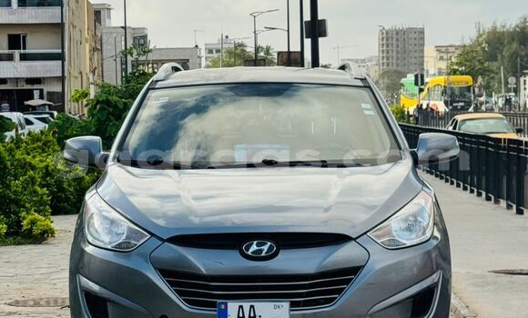 Buy Used Hyundai Tucson Silver Car in Dakar in Dakar