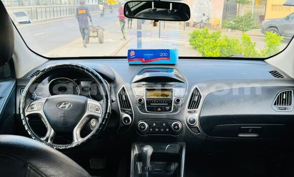 Dieundeu Occasion Hyundai Tucson Silver Auto in Dakar in Dakar Dieundeu Occasion Hyundai Tucson Silver Auto in Dakar in Dakar