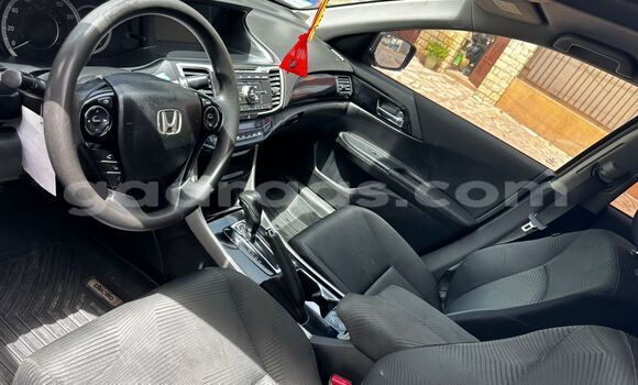 Dieundeu Occasion Honda Accord Black Auto in Dakar in Dakar Dieundeu Occasion Honda Accord Black Auto in Dakar in Dakar