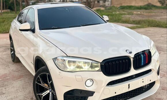 Dieundeu Occasion BMW X6 M White Auto in Dakar in Dakar