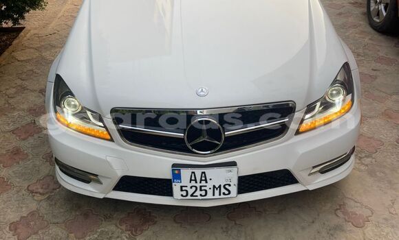 Dieundeu Occasion Mercedes‒Benz C–Class White Auto in Dakar in Dakar Dieundeu Occasion Mercedes‒Benz C–Class White Auto in Dakar in Dakar