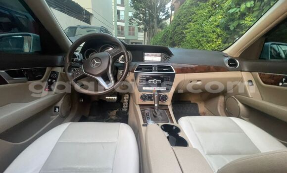 Dieundeu Occasion Mercedes‒Benz C–Class White Auto in Dakar in Dakar Dieundeu Occasion Mercedes‒Benz C–Class White Auto in Dakar in Dakar