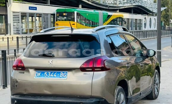 Acheter Occasion Voiture Peugeot 2008 Beige à Dakar, Dakar Acheter Occasion Voiture Peugeot 2008 Beige à Dakar, Dakar