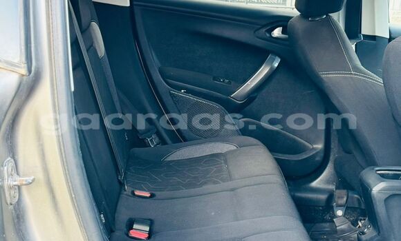 Acheter Occasion Voiture Peugeot 2008 Beige à Dakar, Dakar Acheter Occasion Voiture Peugeot 2008 Beige à Dakar, Dakar