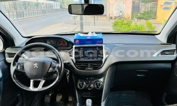 Acheter Occasion Voiture Peugeot 2008 Beige à Dakar, Dakar Acheter Occasion Voiture Peugeot 2008 Beige à Dakar, Dakar