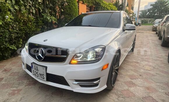 Buy Used Mercedes‒Benz C–Class White Car in Dakar in Dakar Buy Used Mercedes‒Benz C–Class White Car in Dakar in Dakar