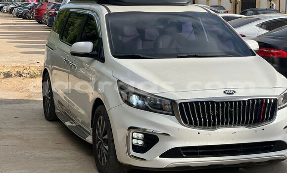 Dieundeu Occasion Kia Carnival White Auto in Dakar in Dakar Dieundeu Occasion Kia Carnival White Auto in Dakar in Dakar