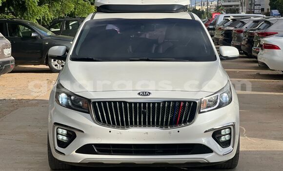 Dieundeu Occasion Kia Carnival White Auto in Dakar in Dakar Dieundeu Occasion Kia Carnival White Auto in Dakar in Dakar