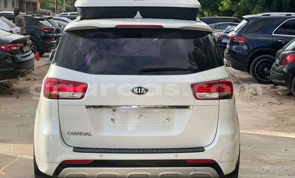 Dieundeu Beess Kia Carnival White Auto in Dakar in Dakar Dieundeu Beess Kia Carnival White Auto in Dakar in Dakar