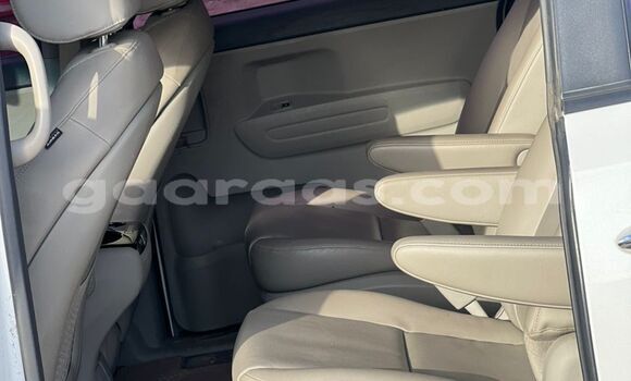 Dieundeu Beess Kia Carnival White Auto in Dakar in Dakar Dieundeu Beess Kia Carnival White Auto in Dakar in Dakar