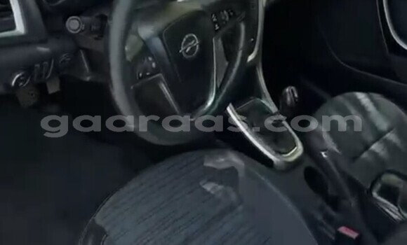 Buy Used Opel Astra White Car in Dakar in Dakar Buy Used Opel Astra White Car in Dakar in Dakar