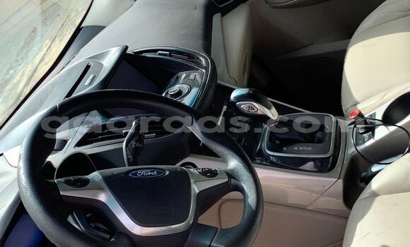 Dieundeu Occasion Ford Escape Green Auto in Dakar in Dakar Dieundeu Occasion Ford Escape Green Auto in Dakar in Dakar