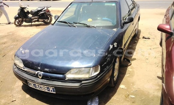 Dieundeu Occasion Renault Safrane Blue Auto in Dakar in Dakar Dieundeu Occasion Renault Safrane Blue Auto in Dakar in Dakar